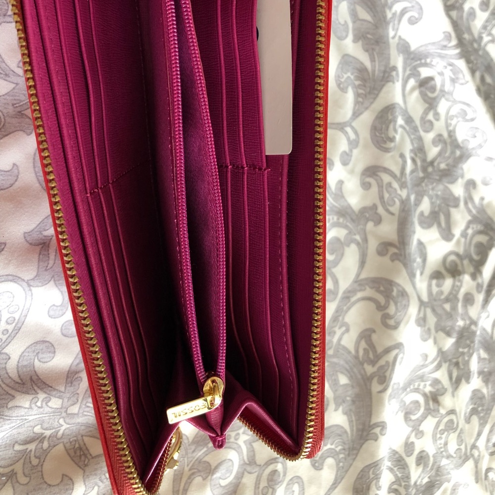 Fossil Bright Red color leather wallet